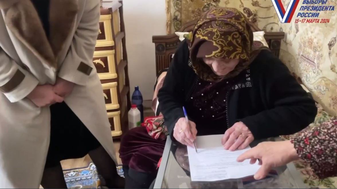 Новости Ингушетии: 100-летняя избирательница из Ингушетии проголосовала на выборах Президента России