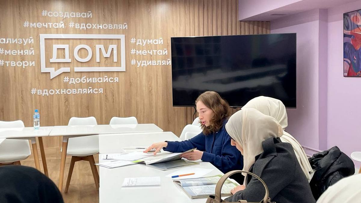 Беженцы из Палестины вновь возобновили занятия по русскому языку