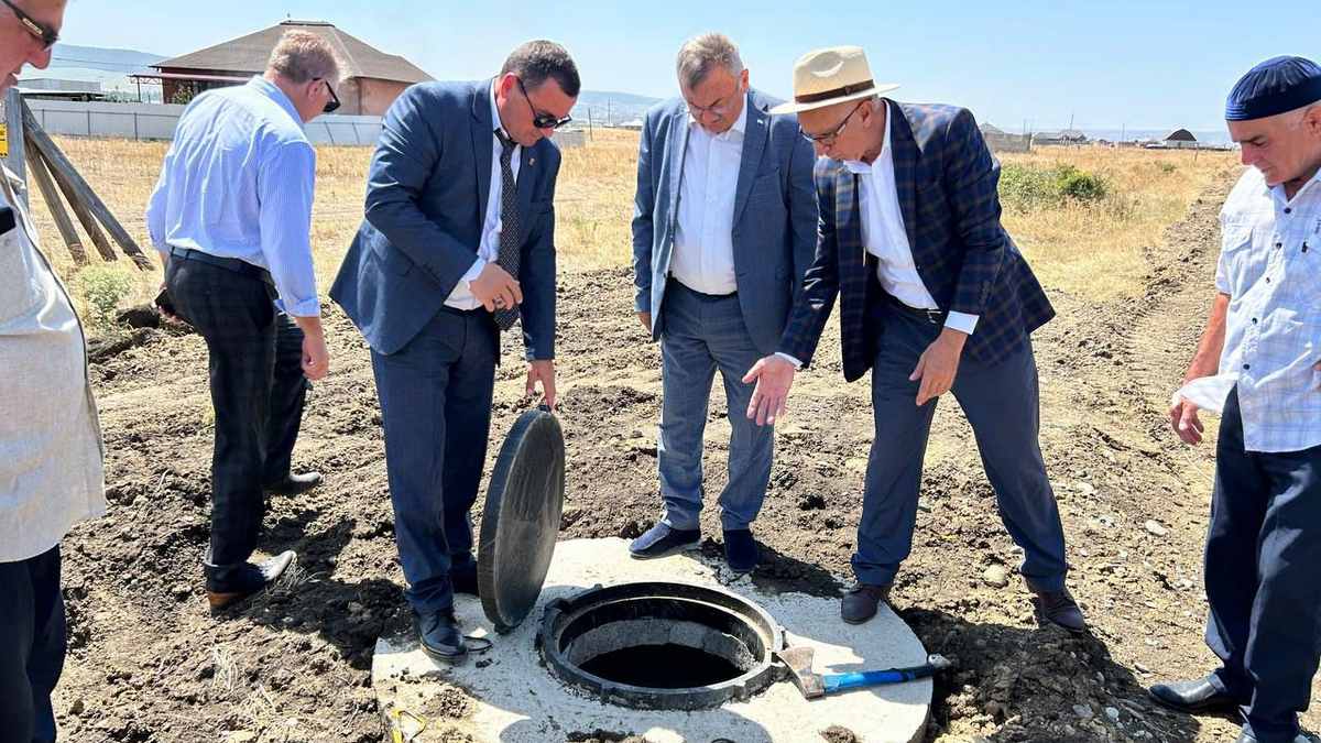 Новости Ингушетии: Ингушские единороссы проверили ход строительства водопровода в Троицком
