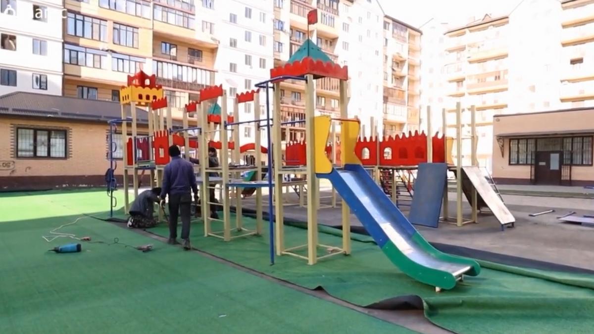 Новости Ингушетии: В Магасе Ингушетии ремонтируют детскую площадку