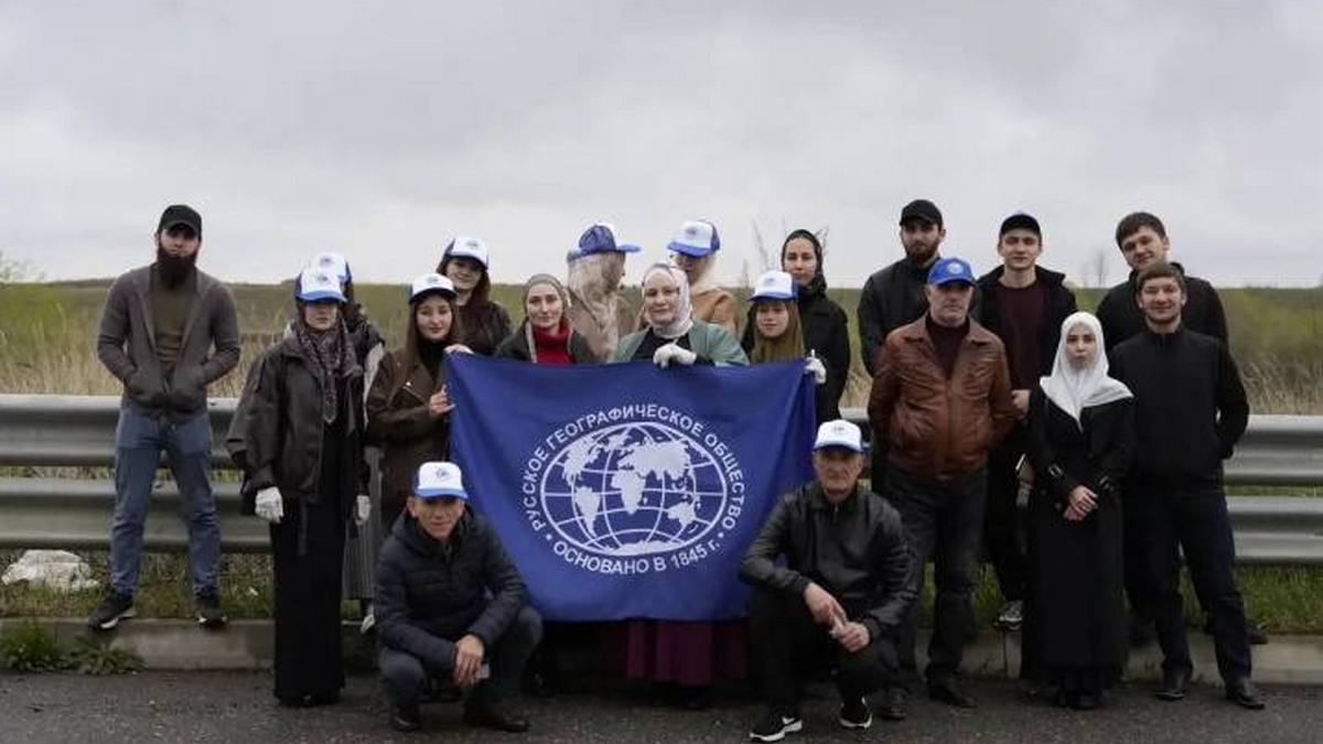Представители ИнгГУ провели экологическую акцию на реке Сунже