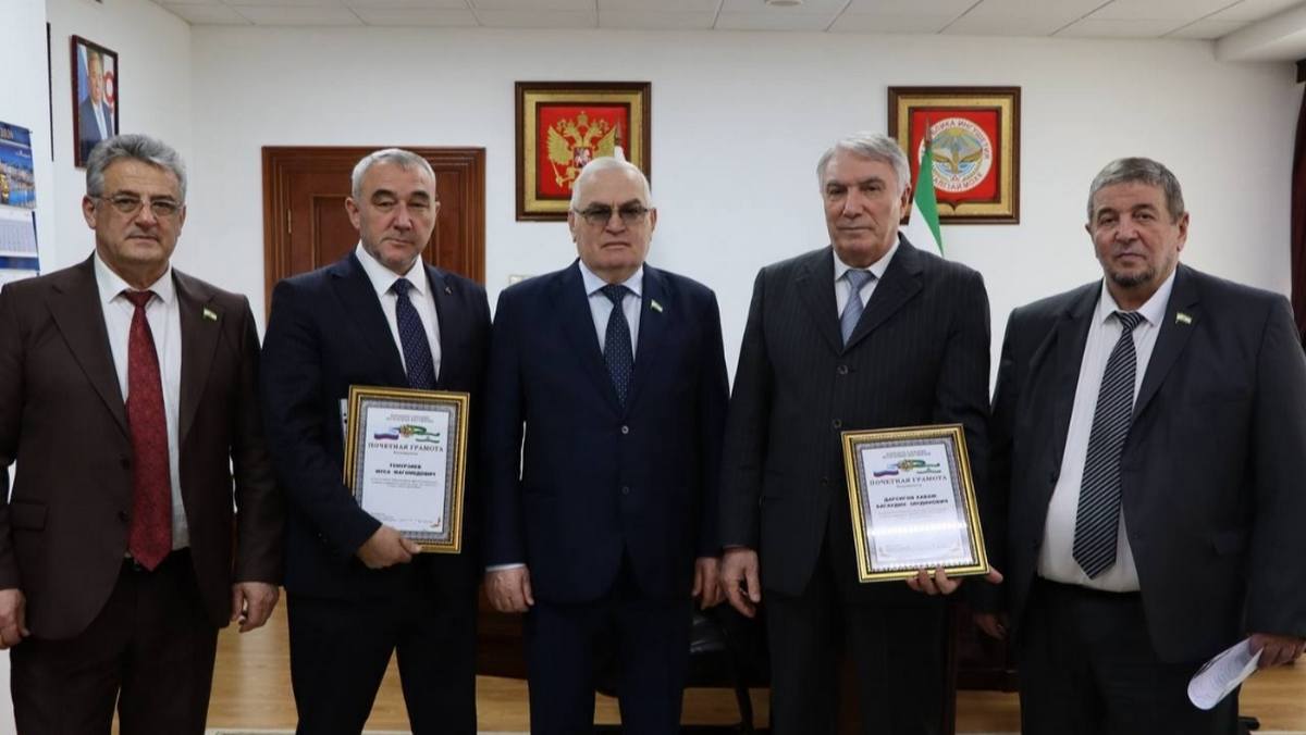 Мэру Магаса и председателю Горсовета вручили грамоты Парламента Ингушетии