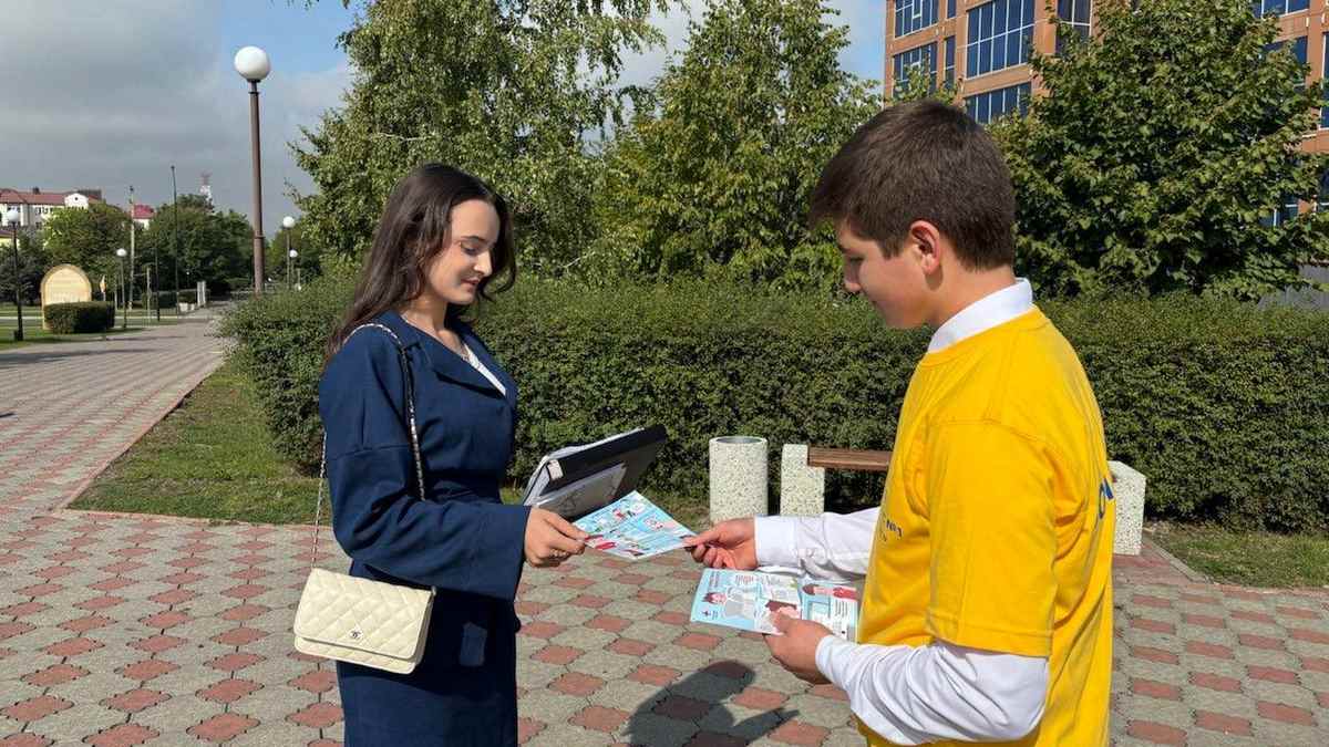 Волонтеры Магаса проводят акции по профилактике вирусных заболеваний