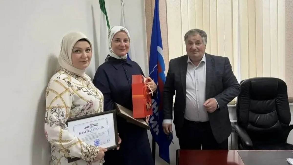 Единороссаша даькъалабийцар, вахара ӏалашон болхлошта