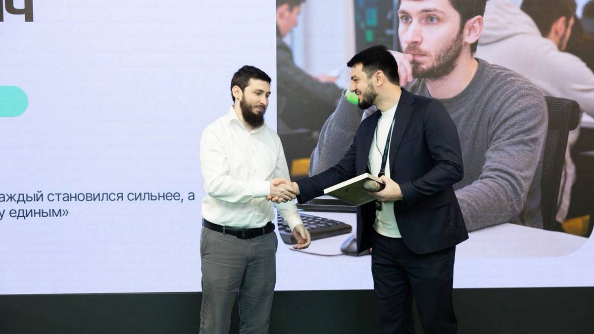 Калиматов поздравил Академию цифрового развития Ингушетии с двойным праздником