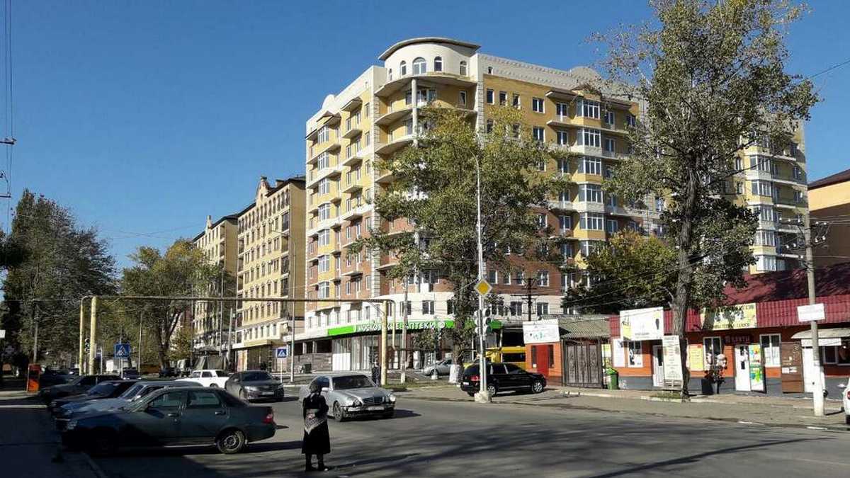 В Карабулаке Ингушетии устраняют последствия аварии на магистрали