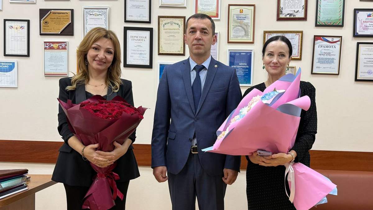 Новости Ингушетии: Руководитель СК поздравил учителей Магаса с праздником