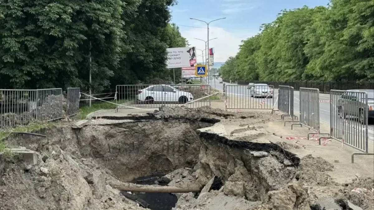 В Малгобеке единороссы проверили ремонт аварийного коллектора