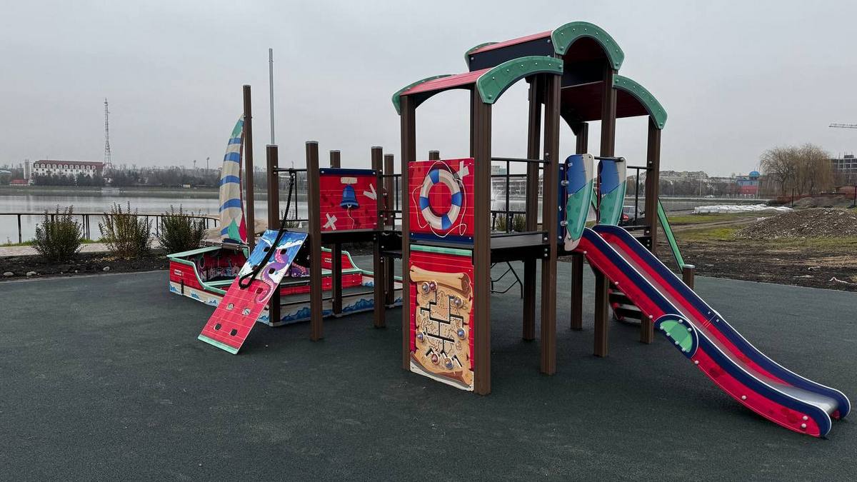 К концу года в Назрани запустили в работу две детские площадки