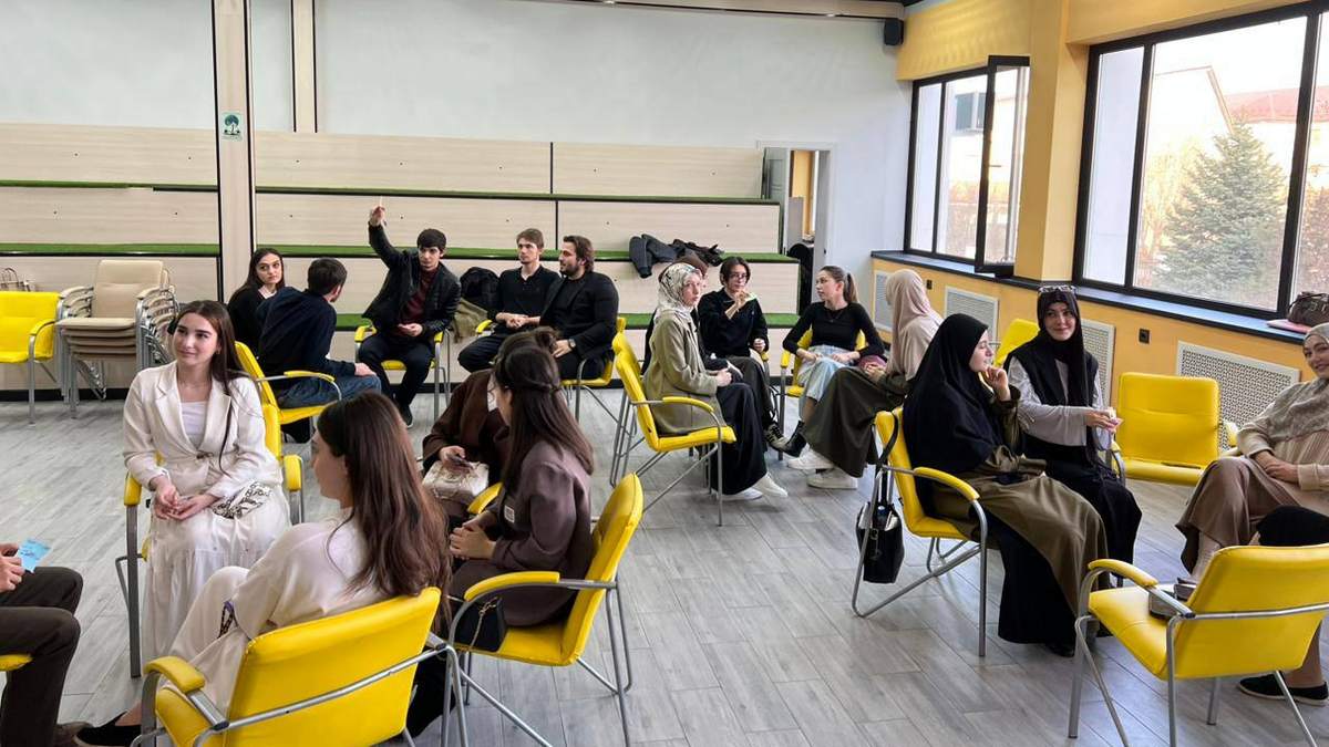 В Магасе состоялась интеллектуальная игра среди молодых волонтеров