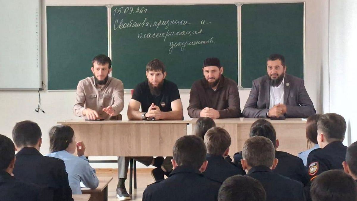 В Колледже полиции Ингушетии прошел Урок мужества с ветеранами СВО